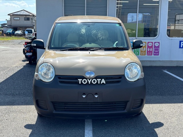 2010 Toyota Sienta – thumbnail 3