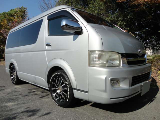 2007 Toyota Hiace – thumbnail 2