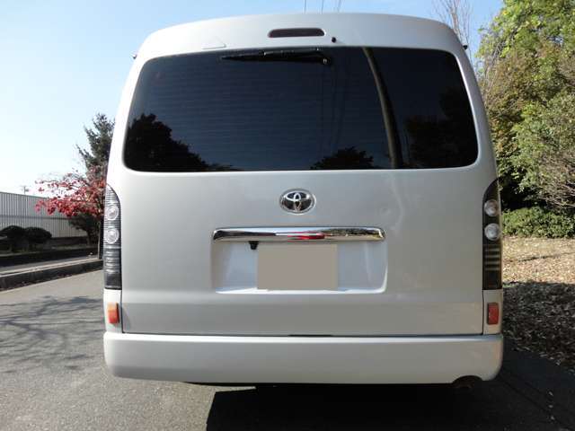2007 Toyota Hiace – thumbnail 4