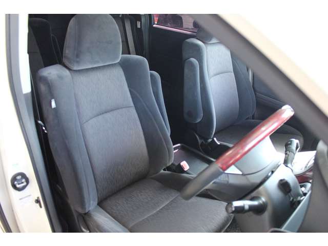 2008 Toyota Alphard – thumbnail 3