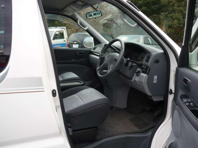 2000 Toyota Touring Hiace – thumbnail 3