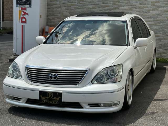 2004 Toyota Celsior – thumbnail 2