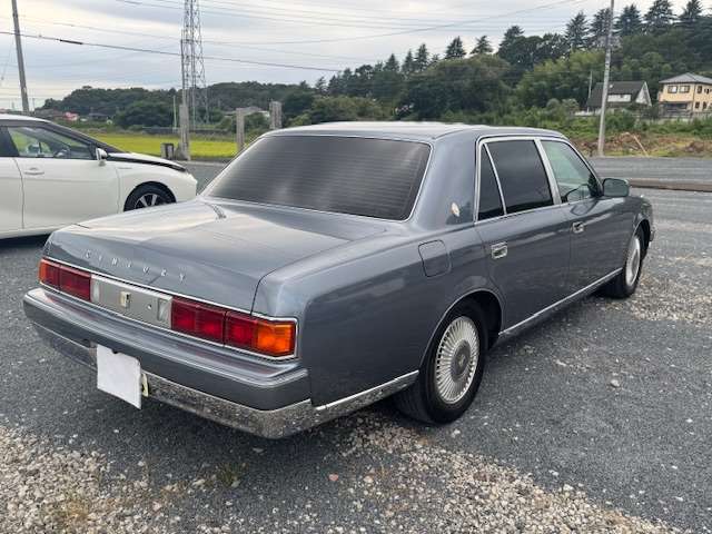 2002 Toyota Century – thumbnail 4