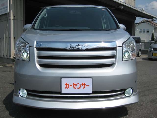 2008 Toyota Noah – thumbnail 2