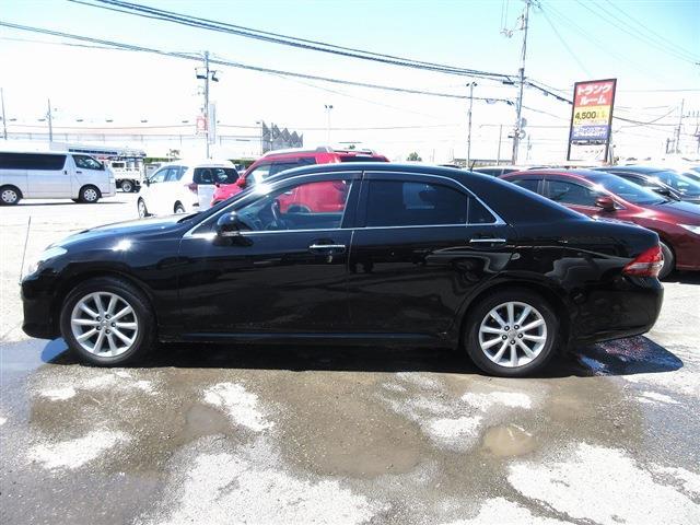 2008 Toyota Crown Royal – thumbnail 4