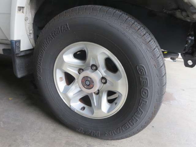 2001 Toyota Land Cruiser 70 – thumbnail 4