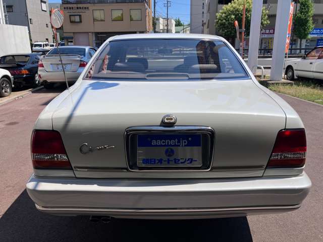 1994 Nissan Cima – thumbnail 3