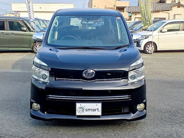 2009 Toyota Voxy – thumbnail 3