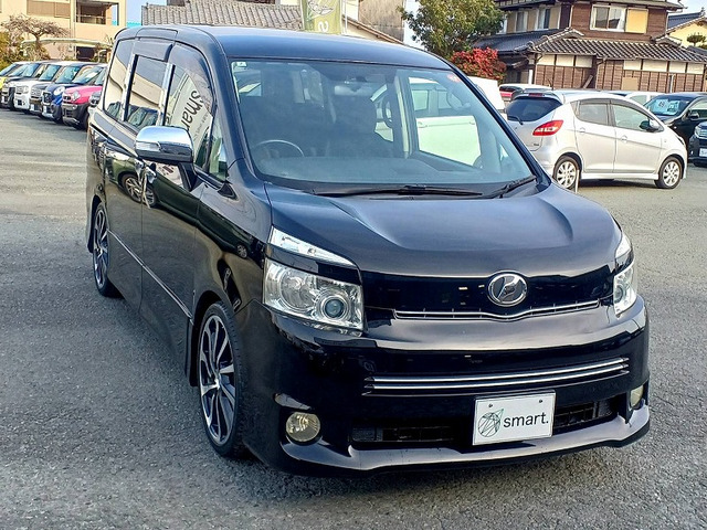2009 Toyota Voxy – thumbnail 4