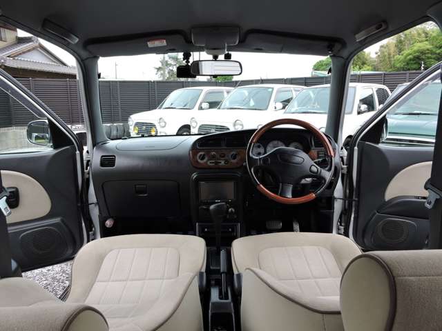 2000 Daihatsu Mira Gino – thumbnail 3