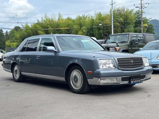 2010 Toyota Century – thumbnail 3