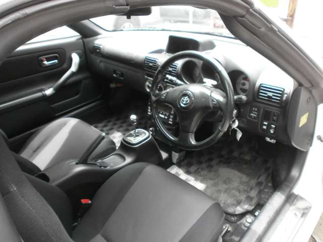 2004 Toyota MR-S – thumbnail 2