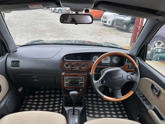 2001 Daihatsu Mira Gino – thumbnail 3
