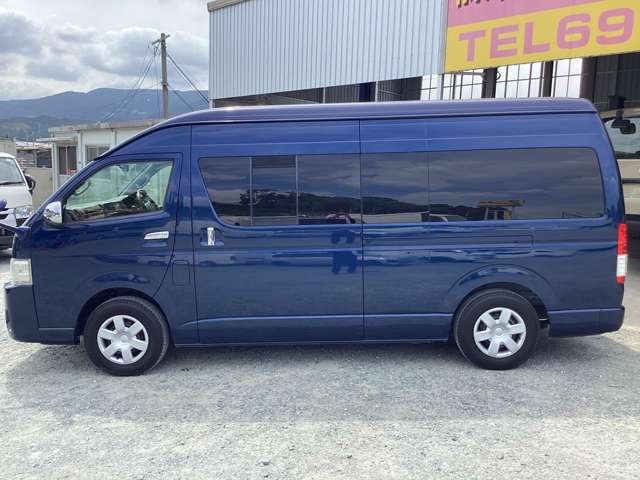 2006 Toyota Hiace – thumbnail 2