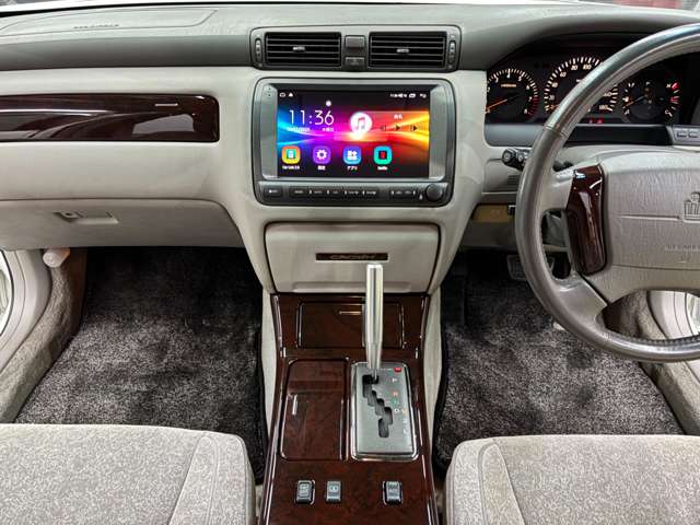 2000 Toyota Crown Athlete – thumbnail 2