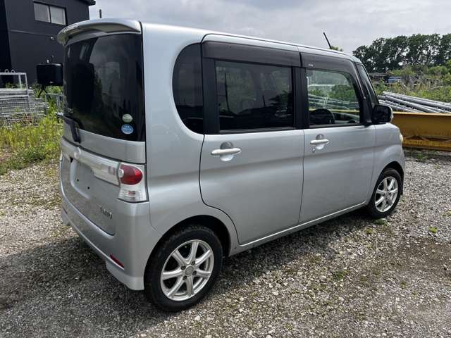 2008 Daihatsu Tanto – thumbnail 4