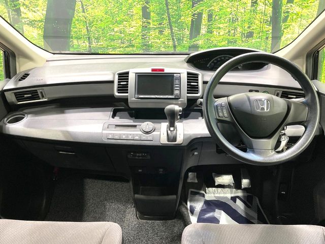2011 Honda Freed – thumbnail 2