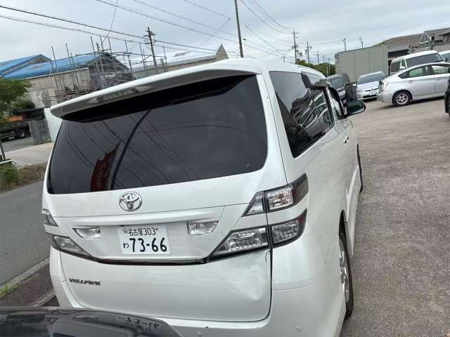 2009 Toyota Vellfire – thumbnail 2