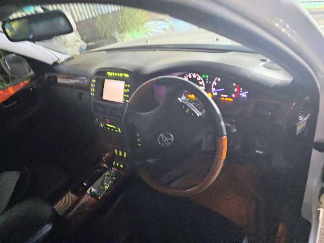 2003 Toyota Celsior – thumbnail 2