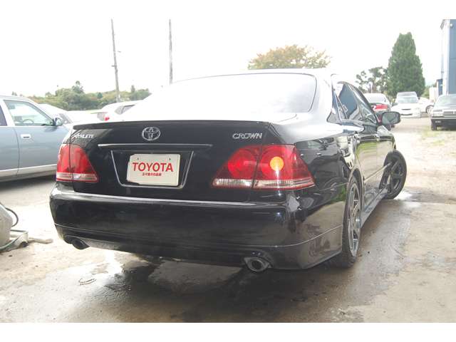 2005 Toyota Crown Athlete – thumbnail 4