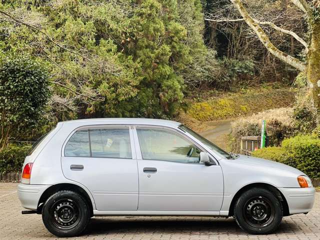 2008 Toyota Starlet – thumbnail 4
