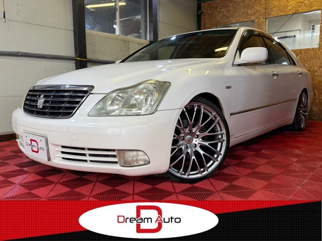2004 Toyota Crown Royal