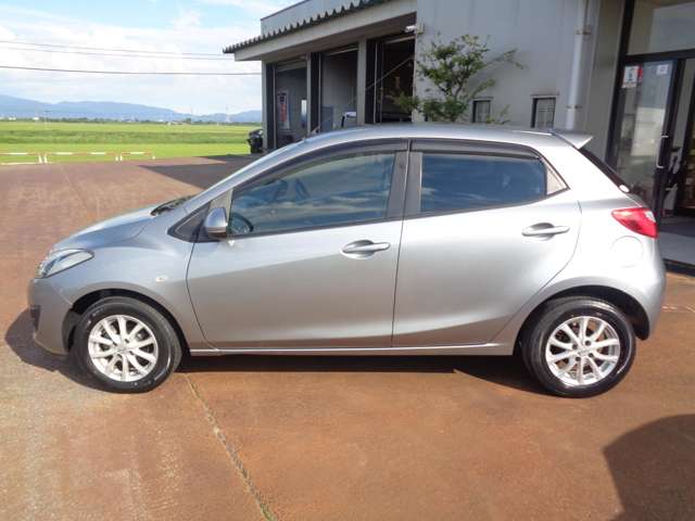 2011 Mazda Demio – thumbnail 4