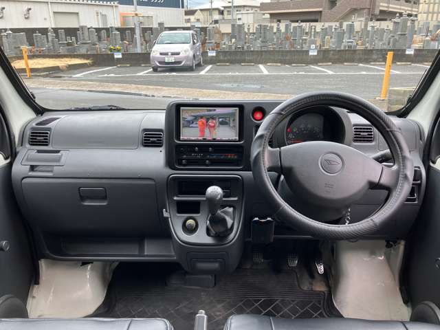 2005 Daihatsu Hijet Cargo – thumbnail 2