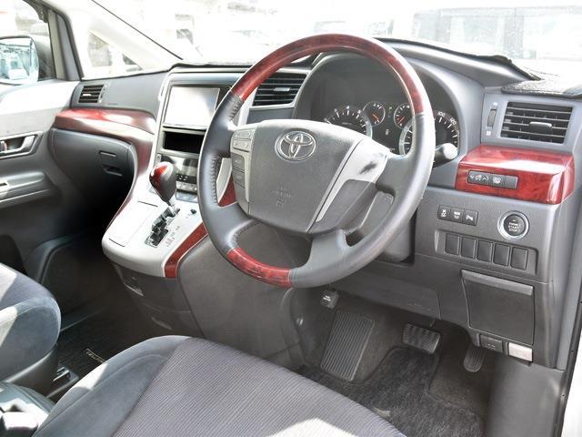 2009 Toyota Vellfire – thumbnail 2