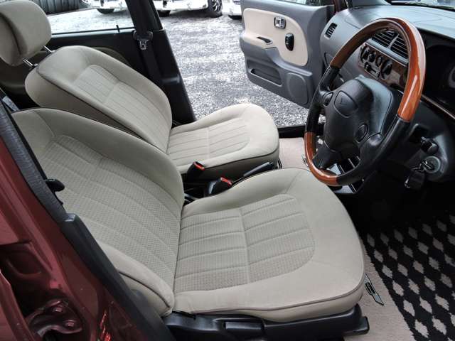 2001 Daihatsu Mira Gino – thumbnail 4