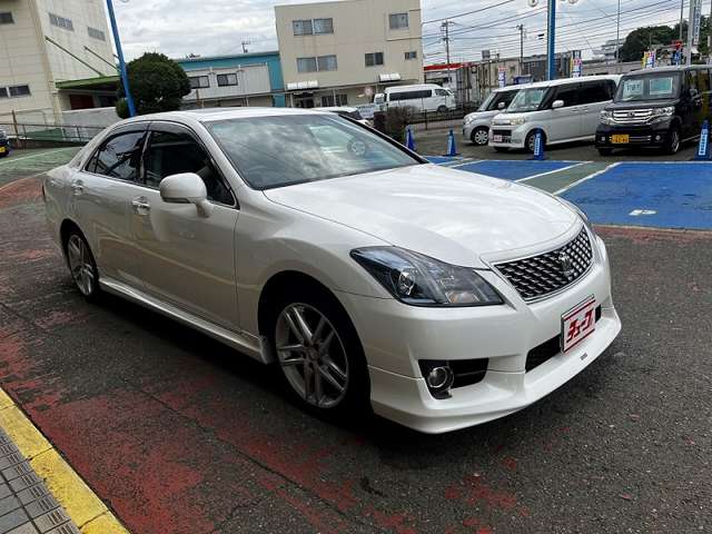 2010 Toyota Crown Athlete – thumbnail 2