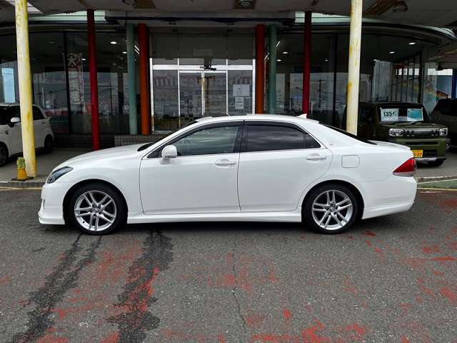 2010 Toyota Crown Athlete – thumbnail 4