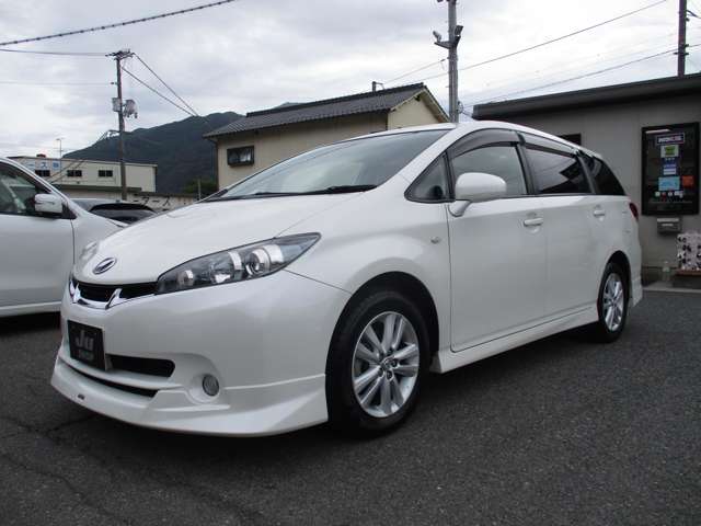 2010 Toyota Wish – thumbnail 3