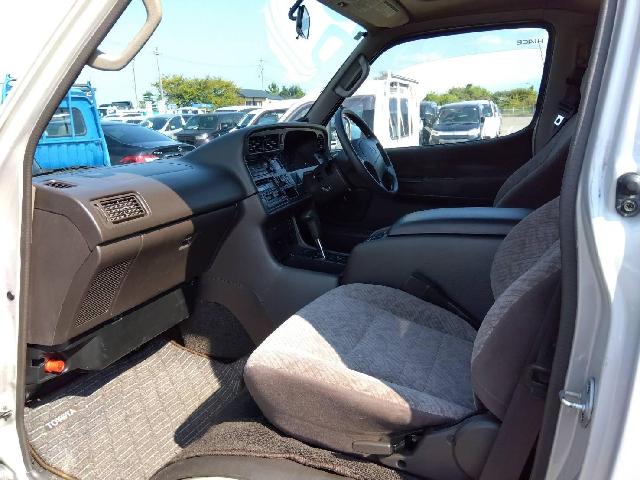1997 Toyota Hiace – thumbnail 3