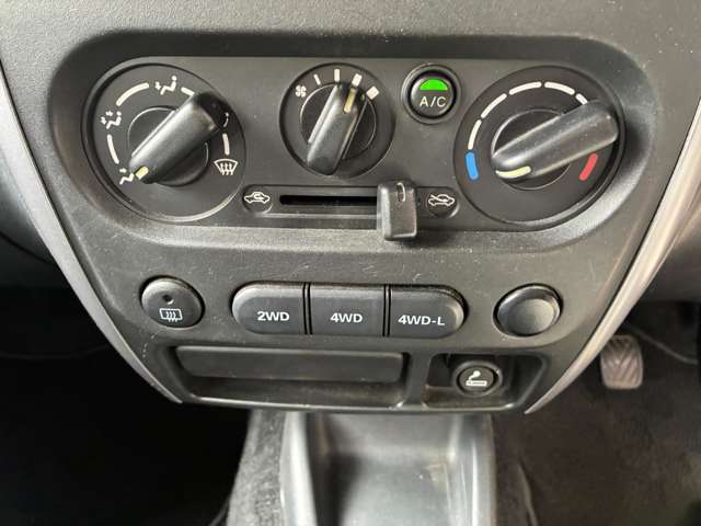 2005 Suzuki Jimny – thumbnail 3