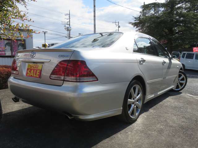 2004 Toyota Crown Athlete – thumbnail 2