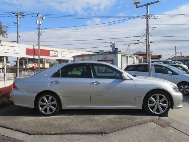 2004 Toyota Crown Athlete – thumbnail 3