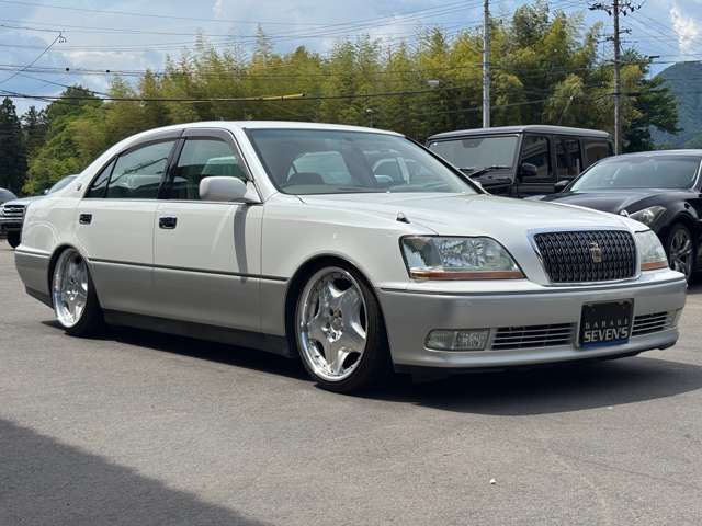 2004 Toyota Crown Majesta – thumbnail 3