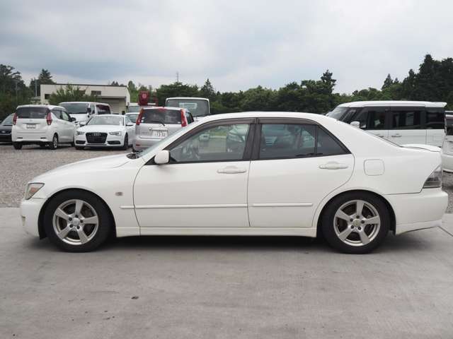 2002 Toyota Altezza – thumbnail 2