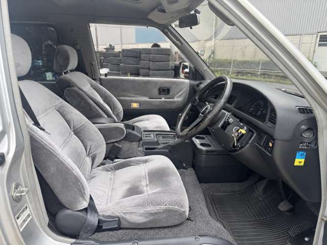 1991 Toyota Masterace Surf – thumbnail 3