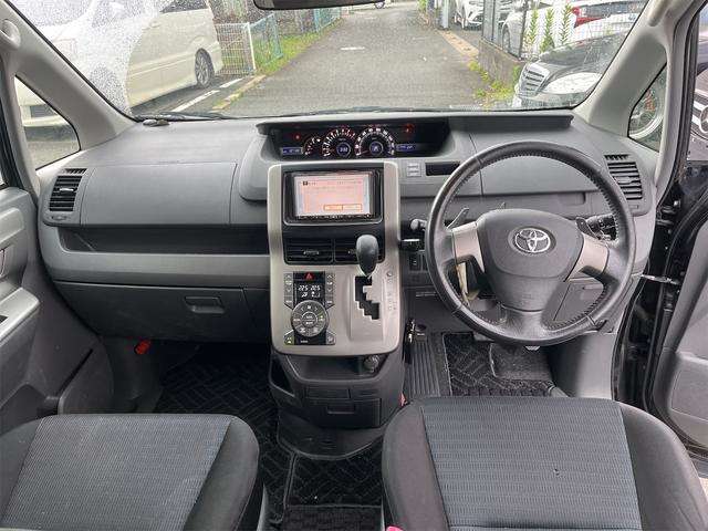 2008 Toyota Voxy – thumbnail 2