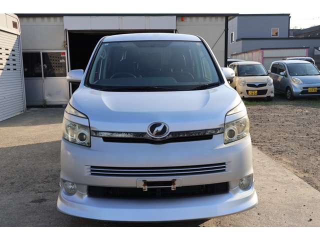 2008 Toyota Voxy – thumbnail 2