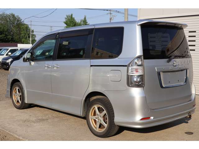 2008 Toyota Voxy – thumbnail 4
