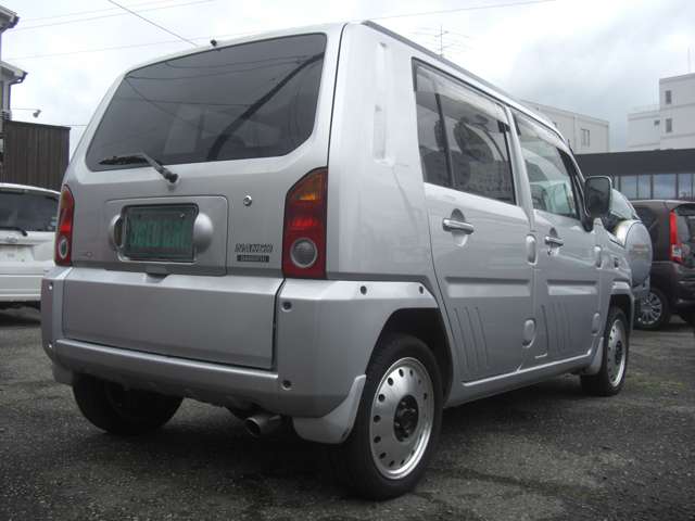 2001 Daihatsu Naked – thumbnail 3