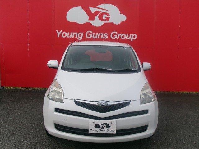 2008 Toyota Ractis – thumbnail 3