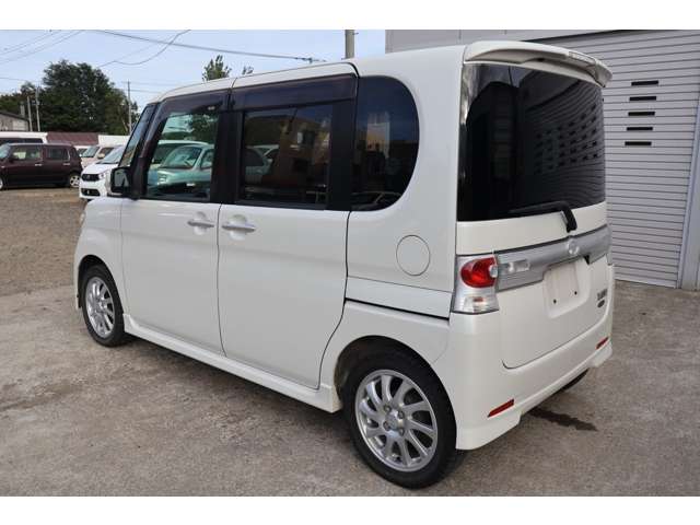2008 Daihatsu Tanto – thumbnail 4