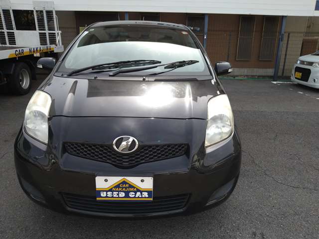 2010 Toyota Vitz – thumbnail 4