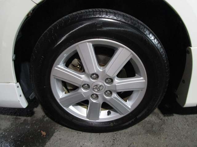 2007 Toyota Voxy – thumbnail 2