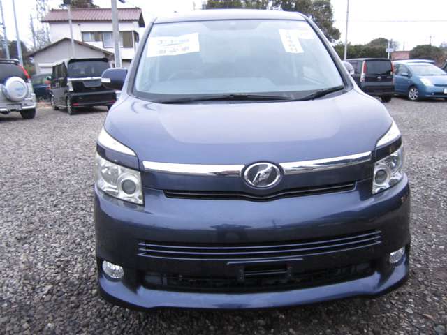 2008 Toyota Voxy – thumbnail 2