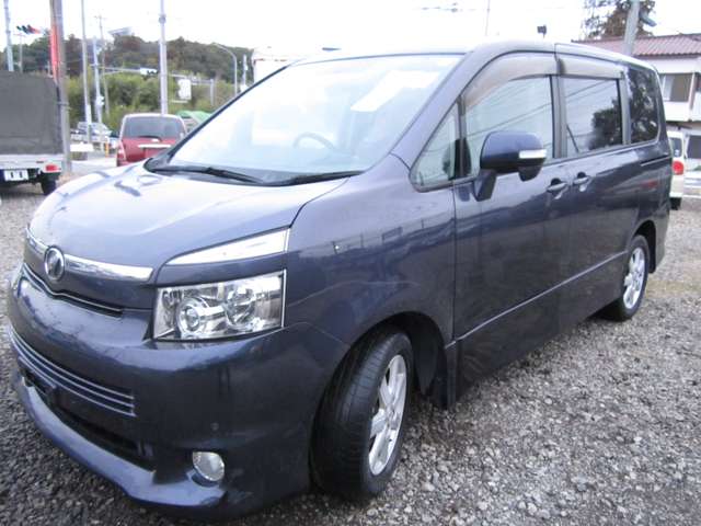 2008 Toyota Voxy – thumbnail 3
